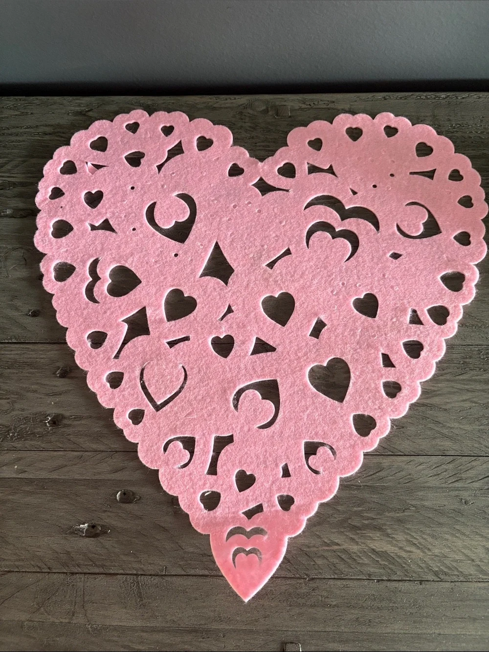 Heart-Shaped Felt Table Décor Set - Pink & Red